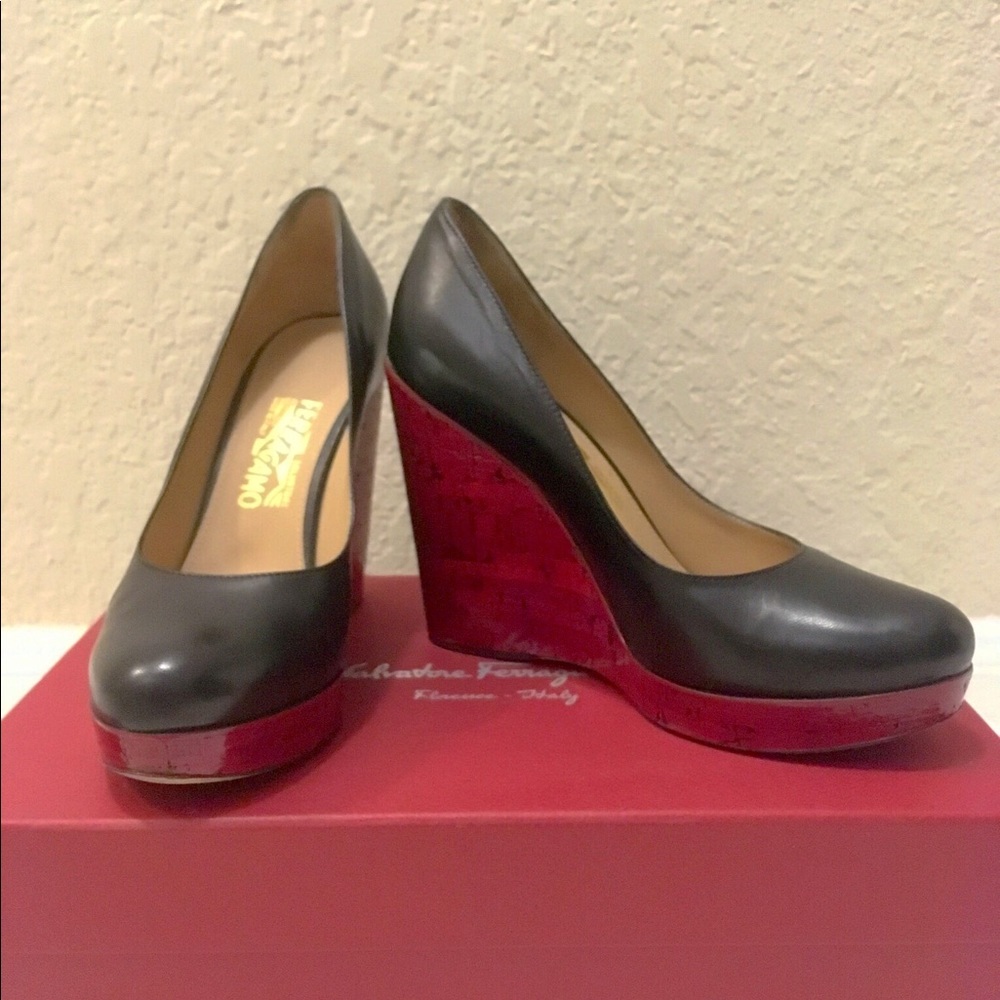 Salvatore Ferragamo Blk Leather Wedges w/ Red Cork
